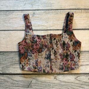 Wild fable floral pattern tapestry looking crop tank top. XS